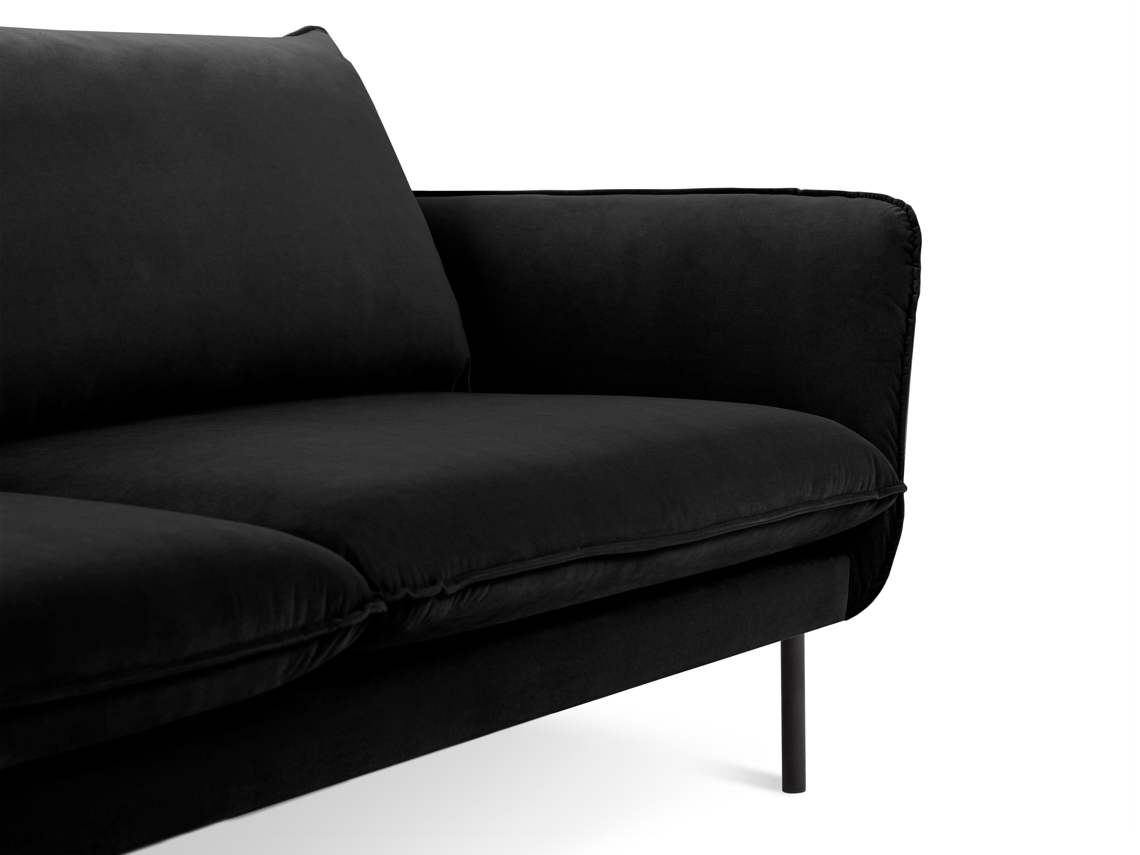 Sofa aksamitna 4-osobowa VIENNA czarny z czarną podstawą Cosmopolitan Design    Eye on Design