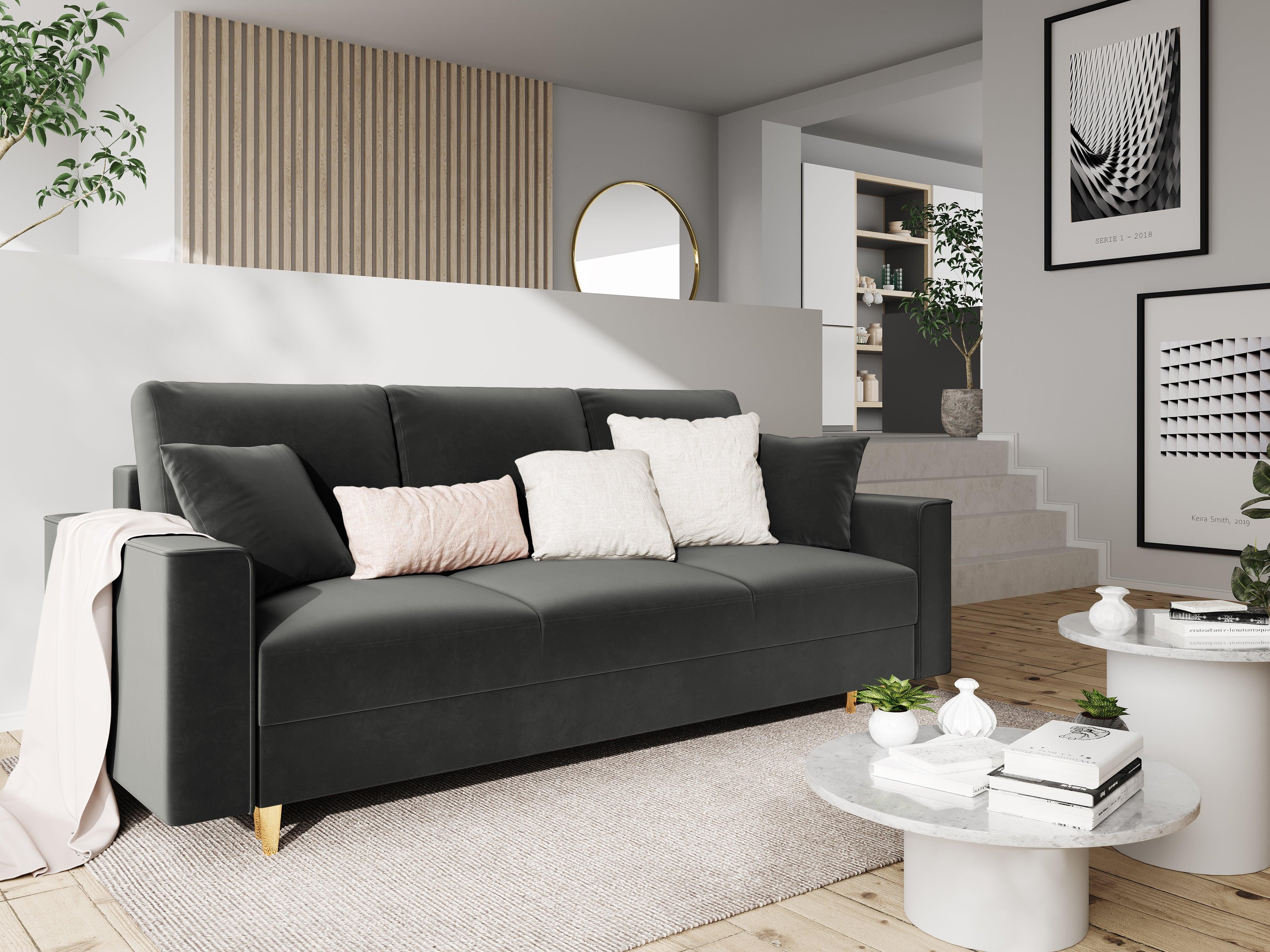 Sofa aksamitna z funkcją spania CARTADERA ciemnoszary ze złotą podstawą Mazzini Sofas    Eye on Design