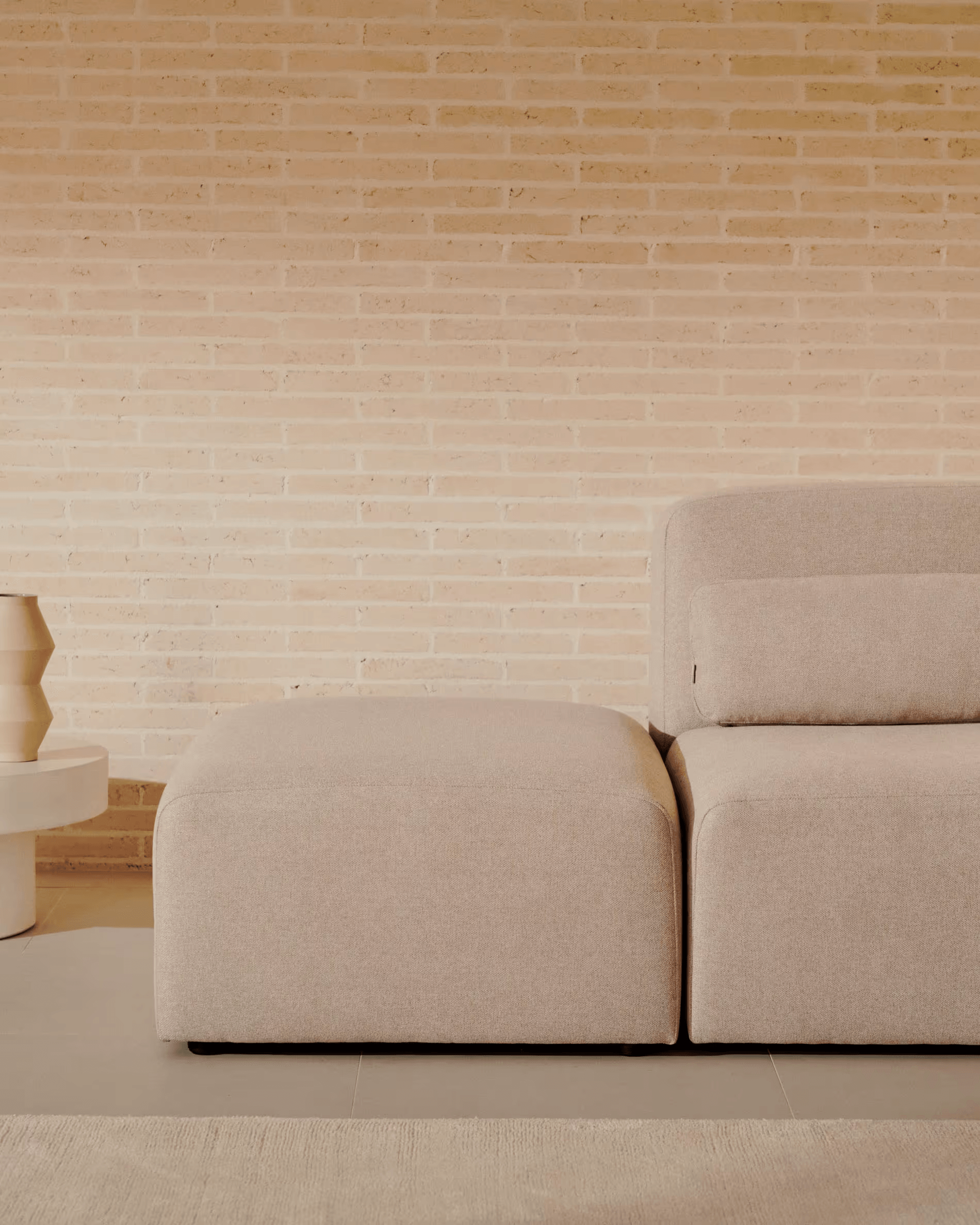 Sofa modułowa NEOM - puf beżowy La Forma    Eye on Design