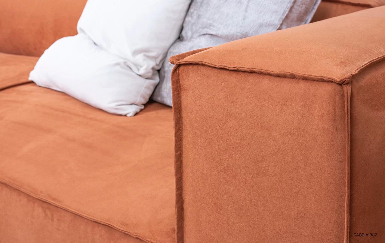 Sofa z funkcją spania CUSHIONS Rosanero    Eye on Design