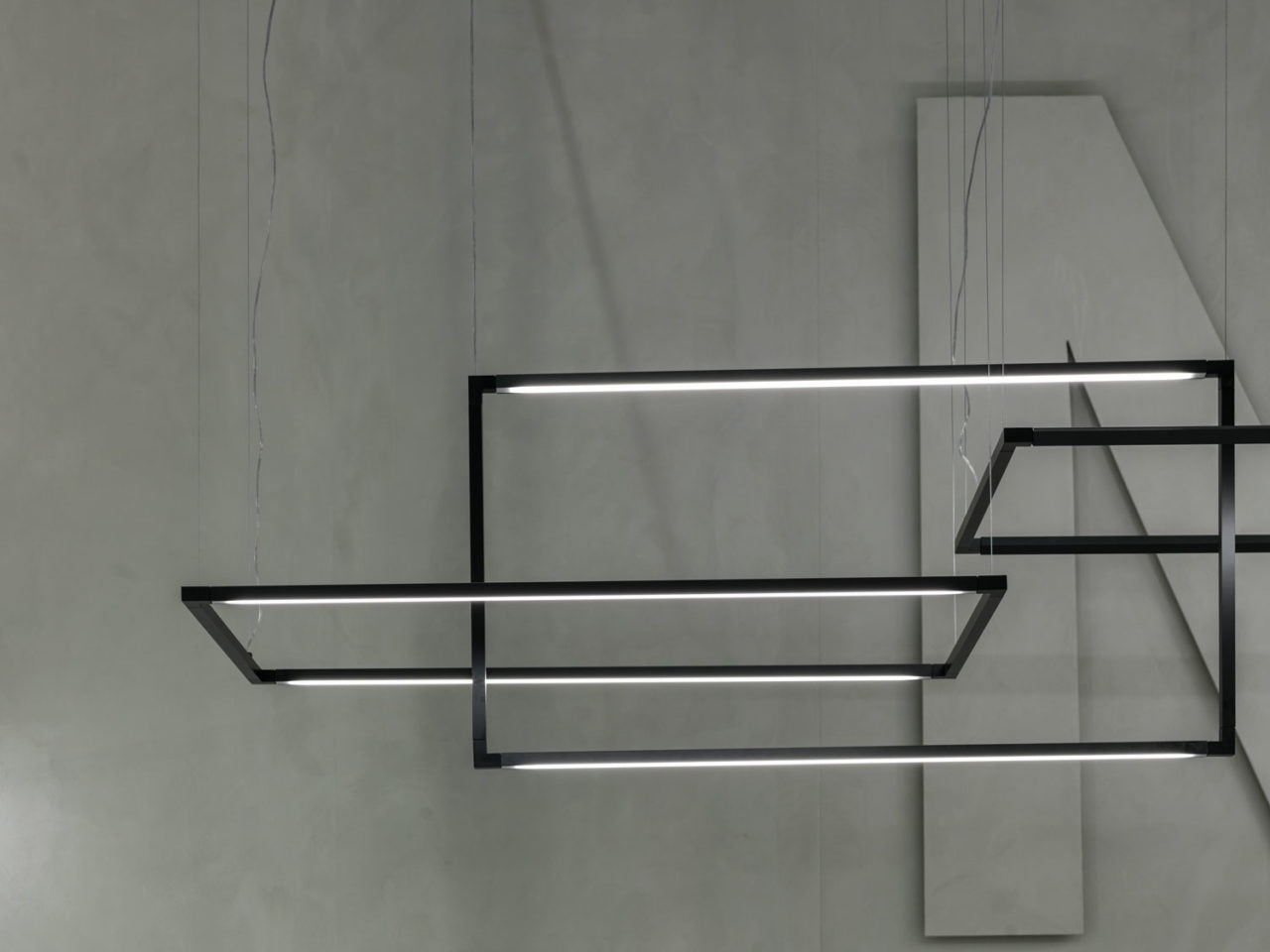 Horizontal aluminum hanging lamp