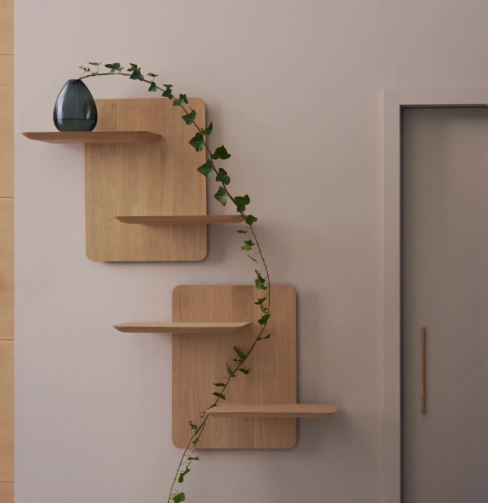 Stage wall shelf oak wood