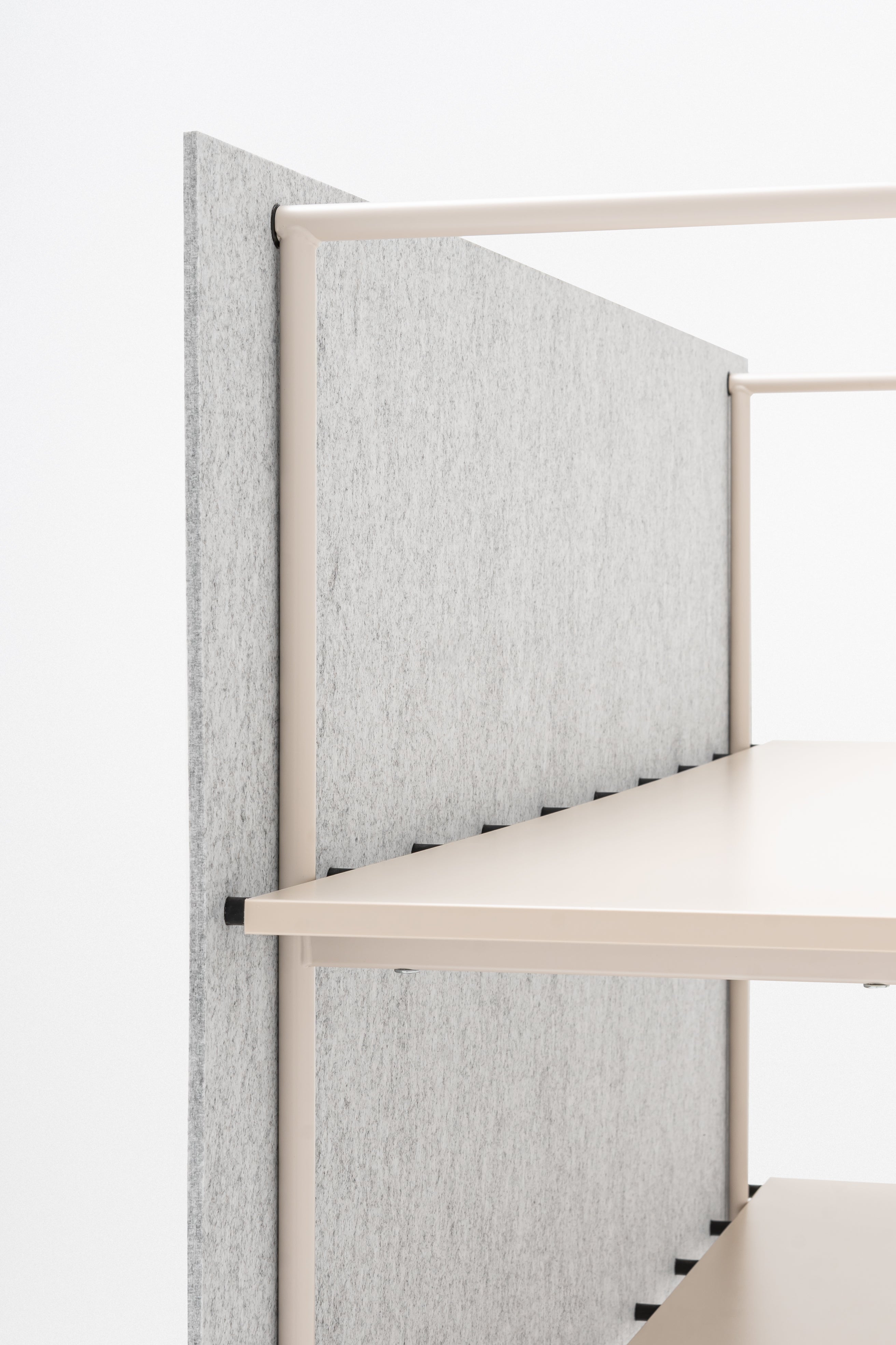 Steel shelving tanca rear from felt