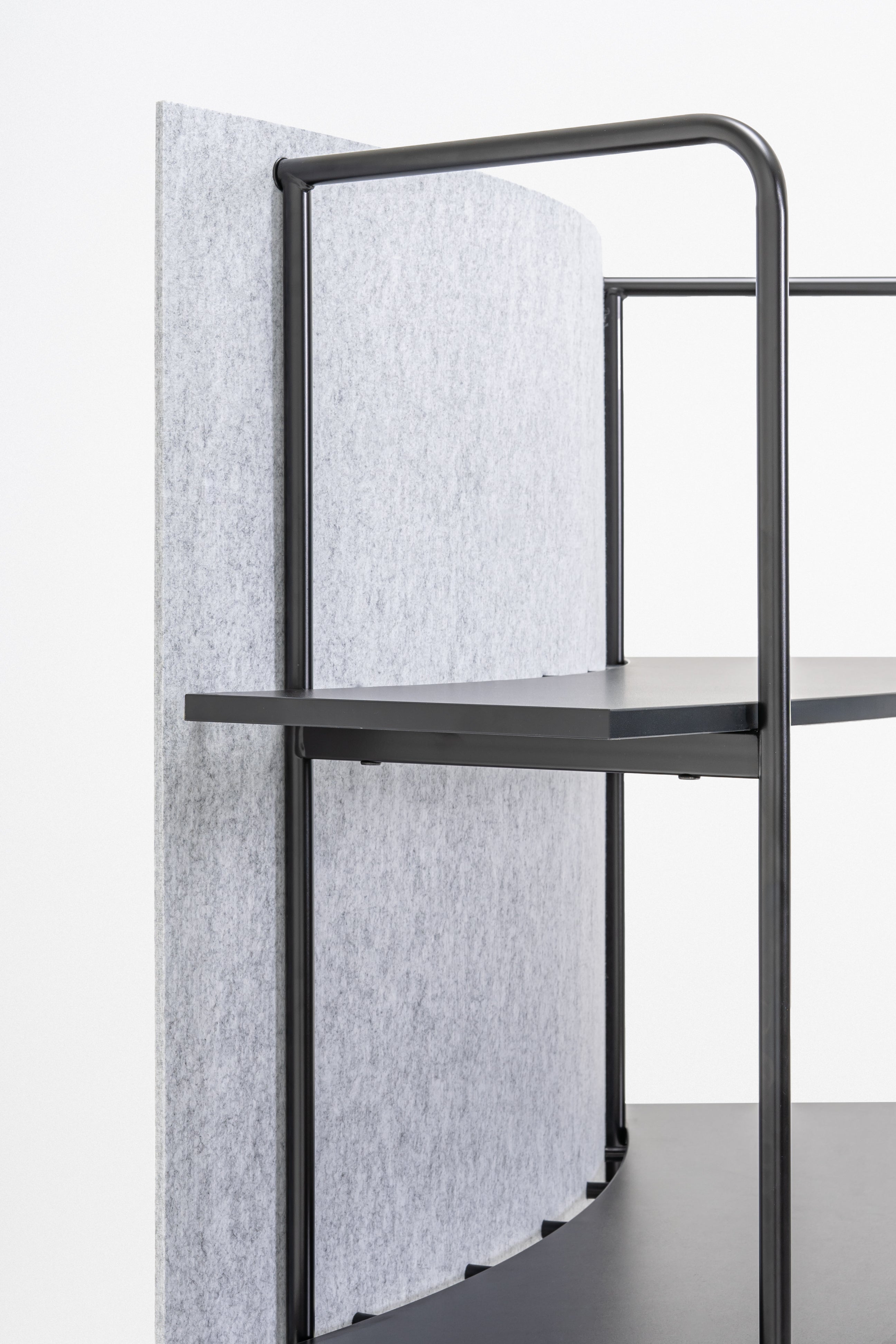 Steel shelving tanca rear from felt