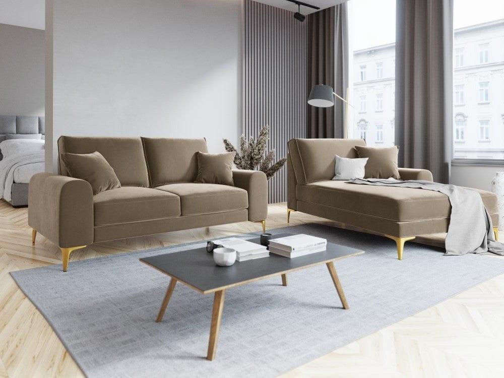 Szezlong aksamitny prawostronny MADARA cappuccino ze złotą podstawą Mazzini Sofas    Eye on Design