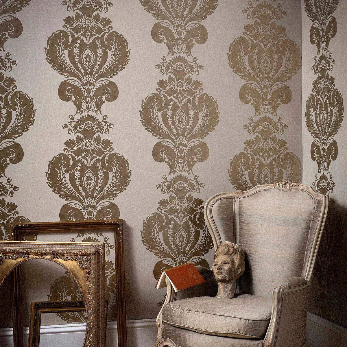 Tapeta ALBEMARLE - Baudelaire metaliczne złoto na kremie Cole & Son    Eye on Design