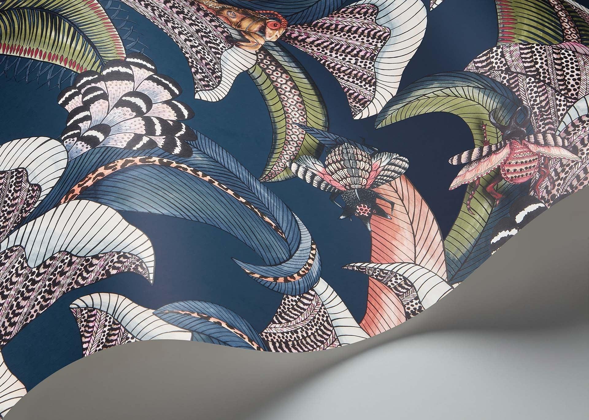 Tapeta ARDMORE JABULA - Hoopoe Leaves terakota na czarnym Cole & Son    Eye on Design