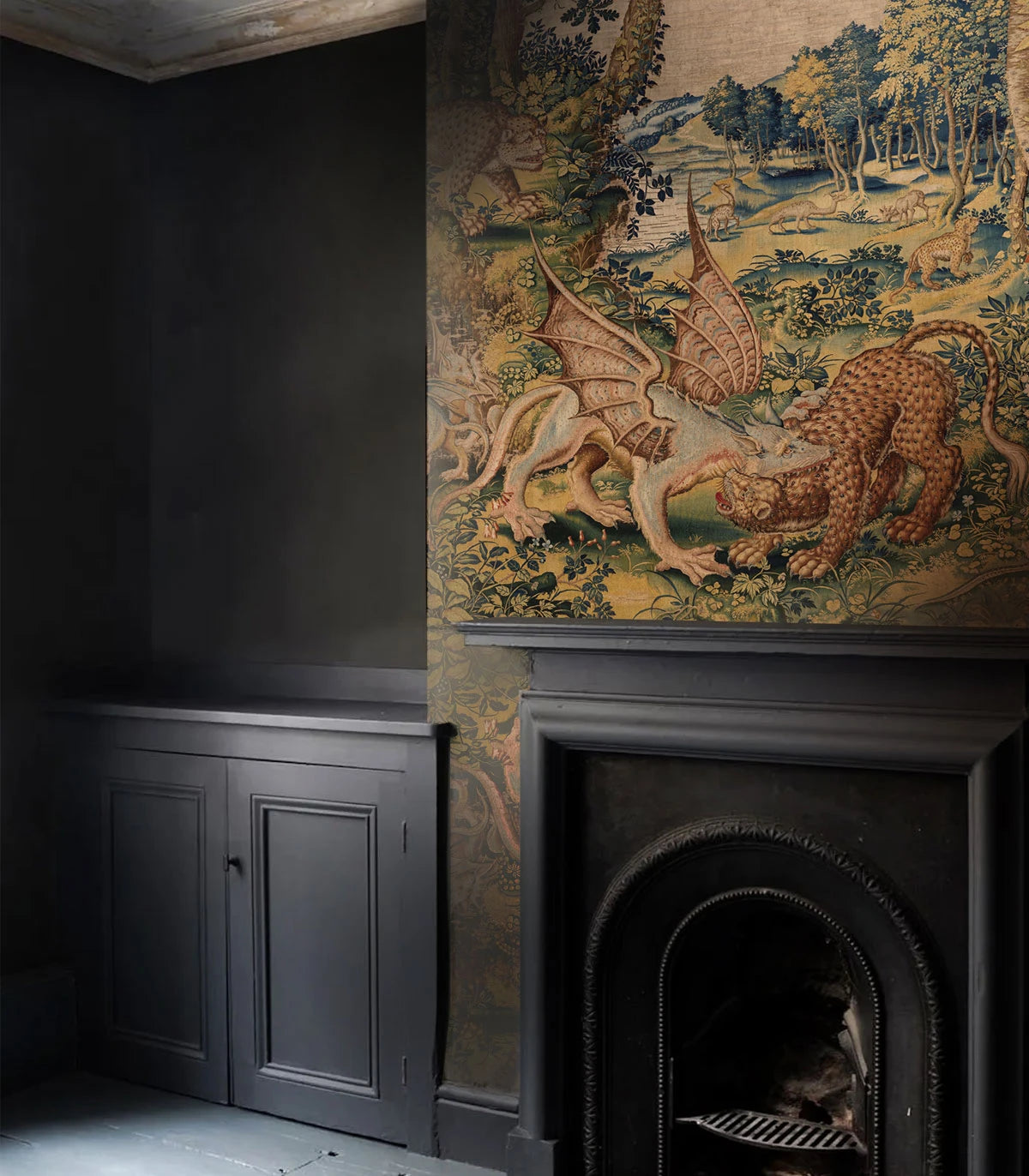 Animal motif wallpaper DRAGON ARRAS sandy beige with green