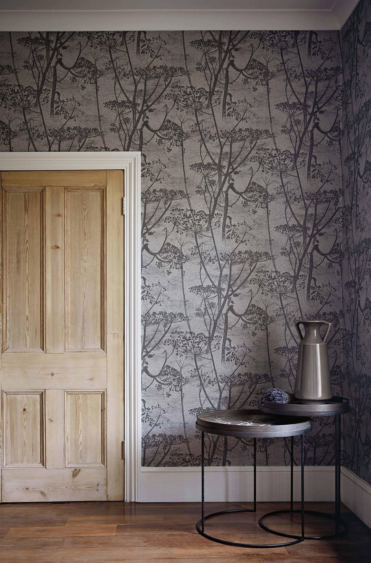 Wallpaper with a plant motif of cow parsley ICONS - Green