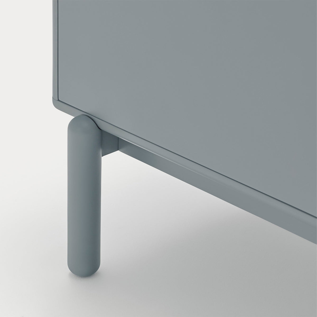 Corvo chest of drawers gray