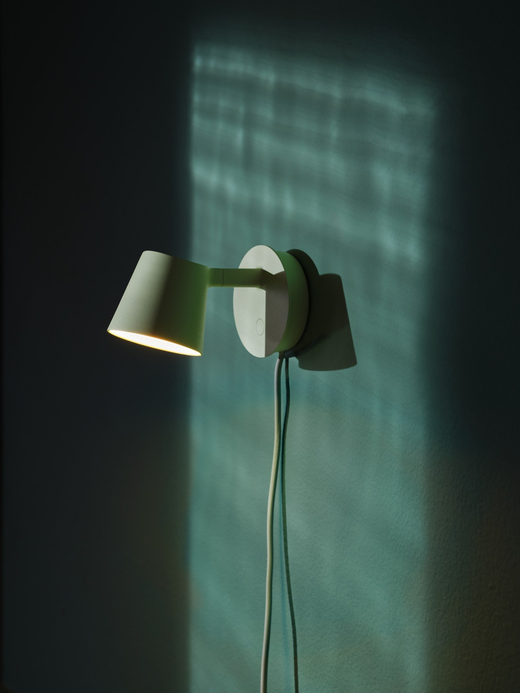 TIP light green adjustable wall lamp
