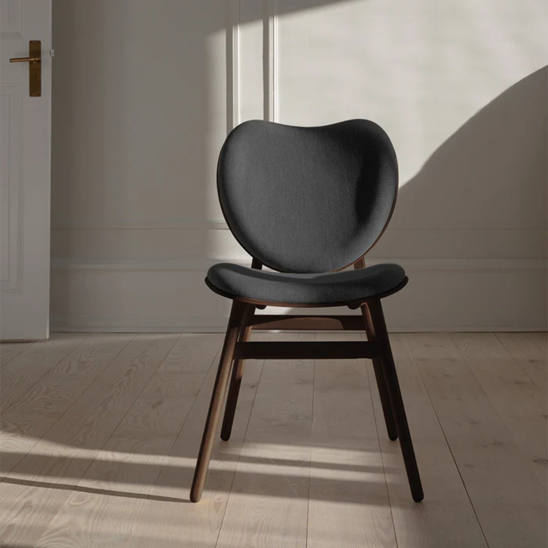 CONVERSATION chair dark gray with walnut wood base