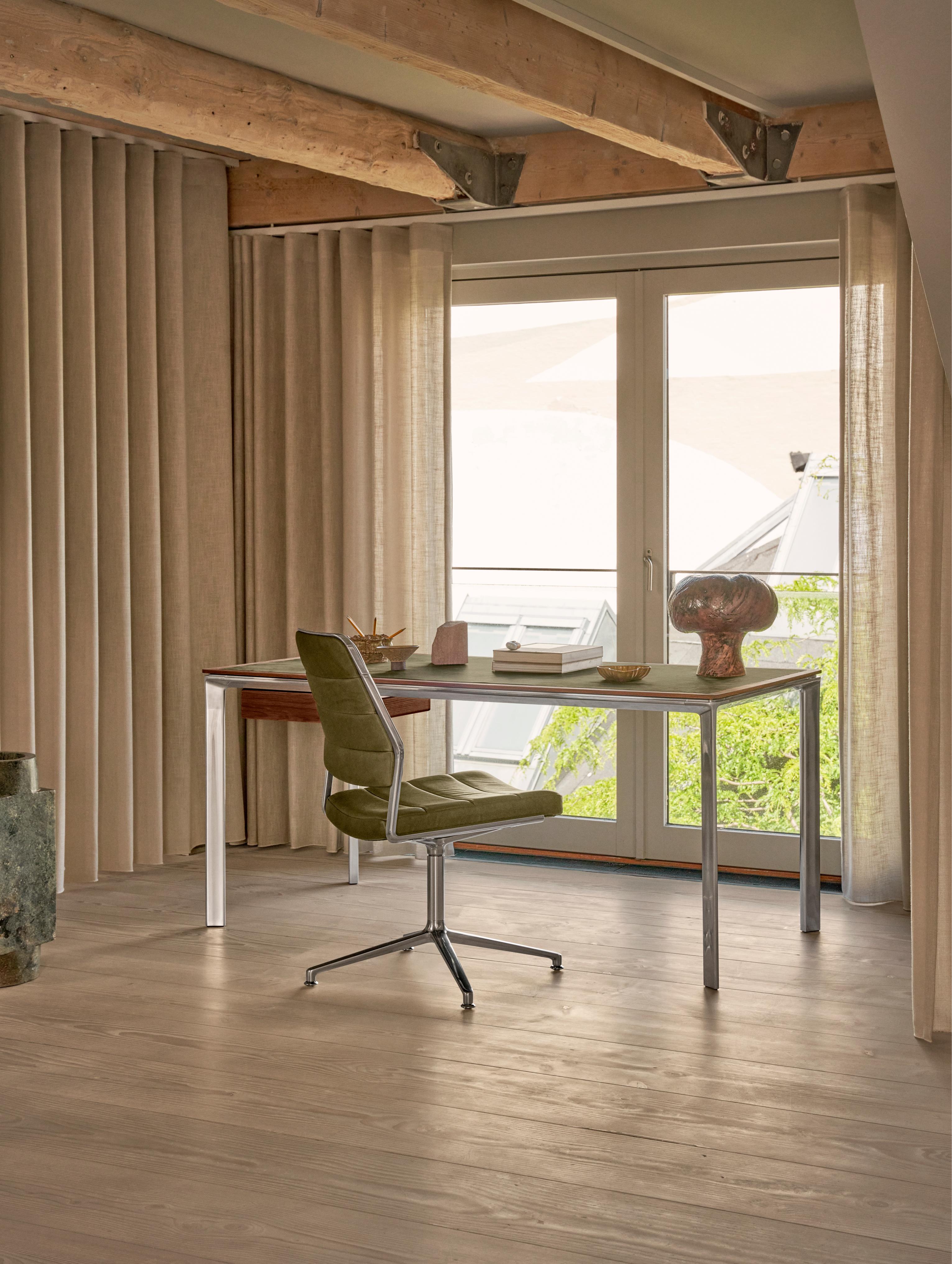Office chair 454 in light gray fabric with a metal base.