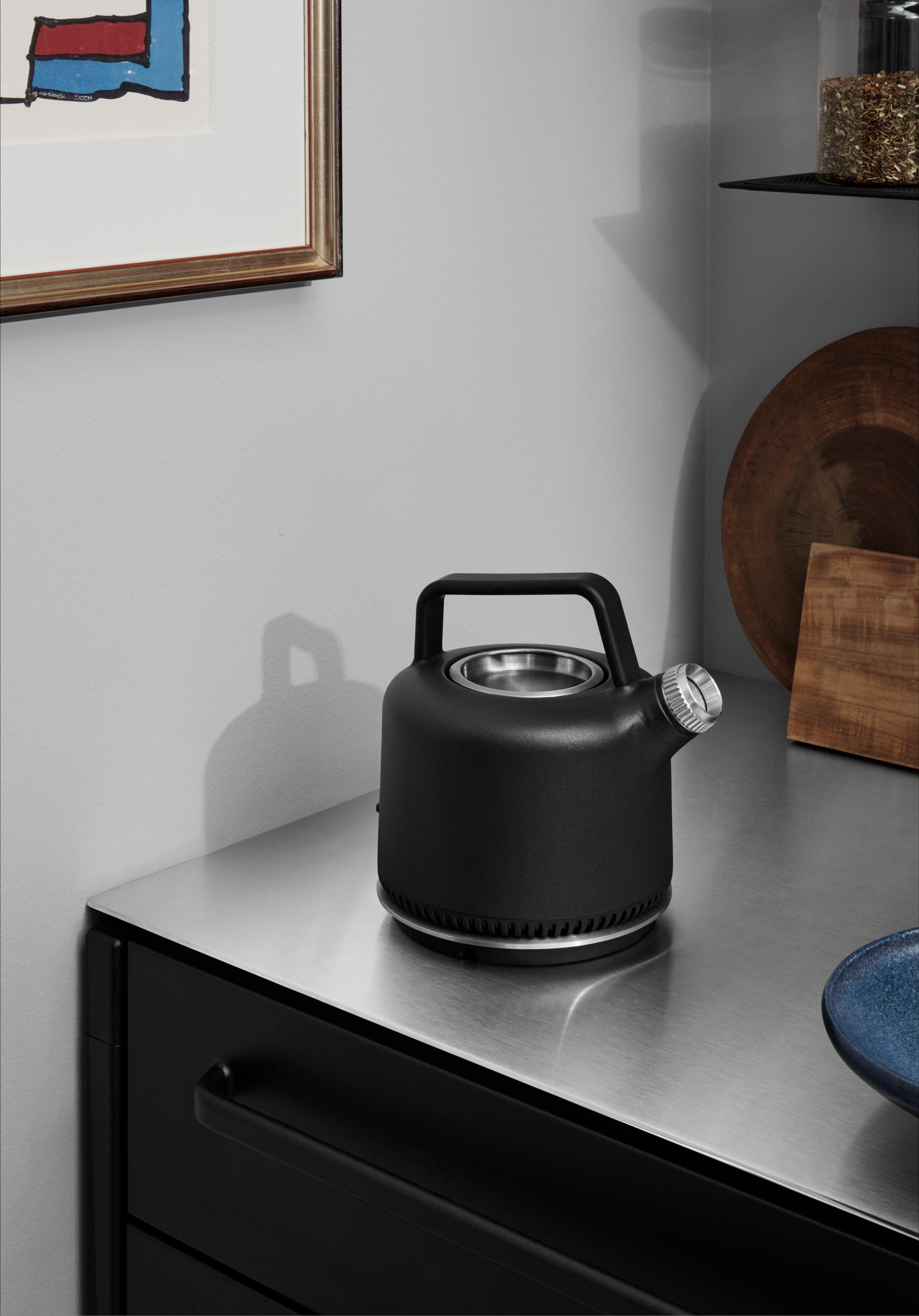 VIPP Black Electric Kettle