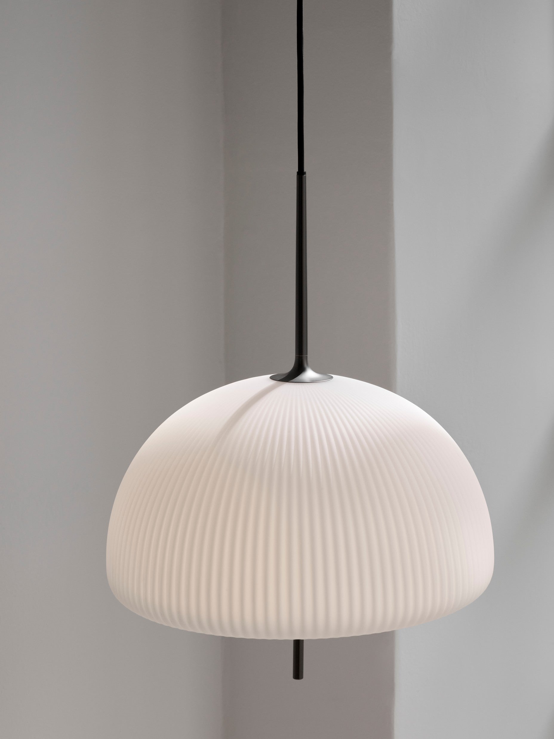 Sculpture Pendant Lamp White Shade