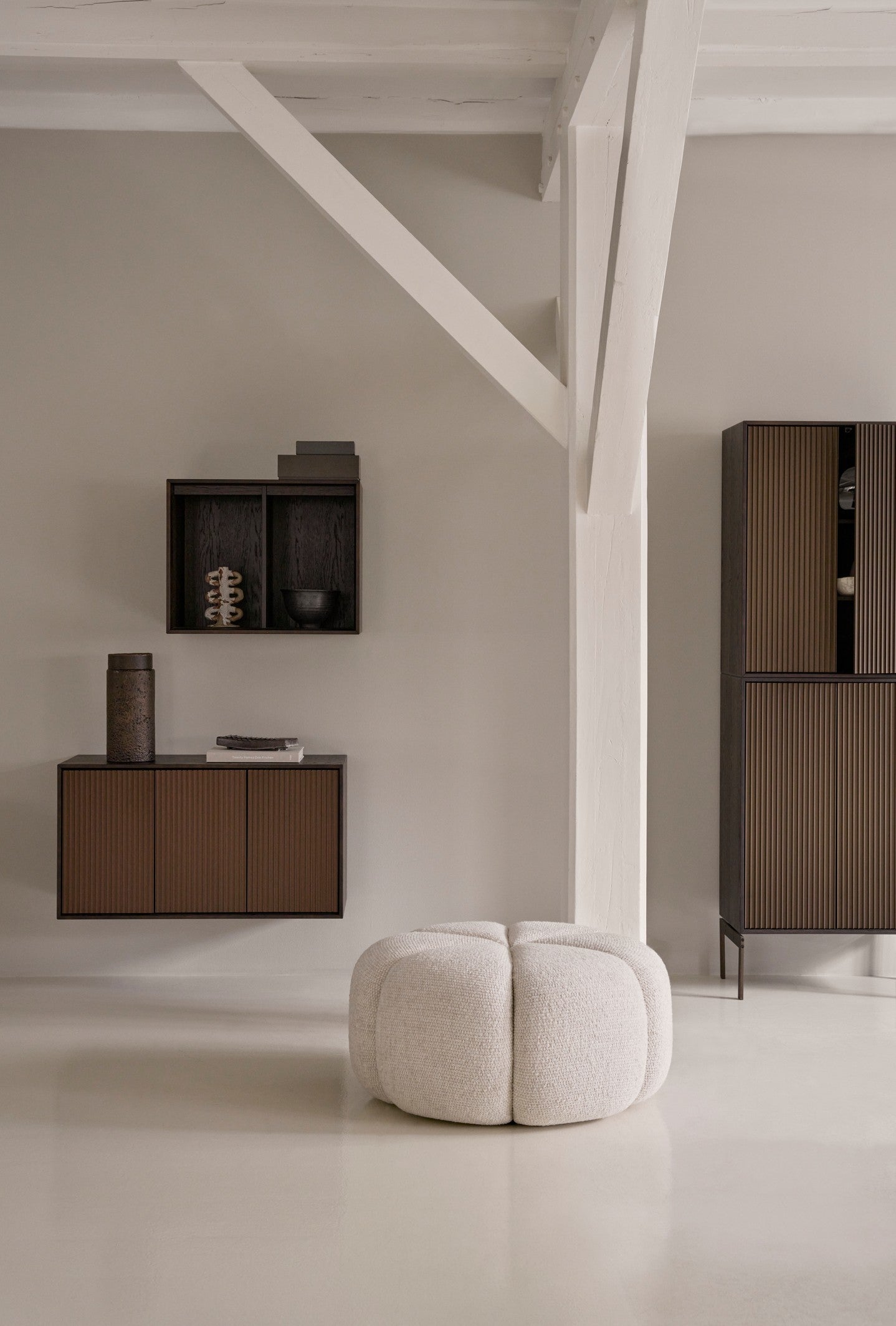 H4 Cabinet dark oak veneer