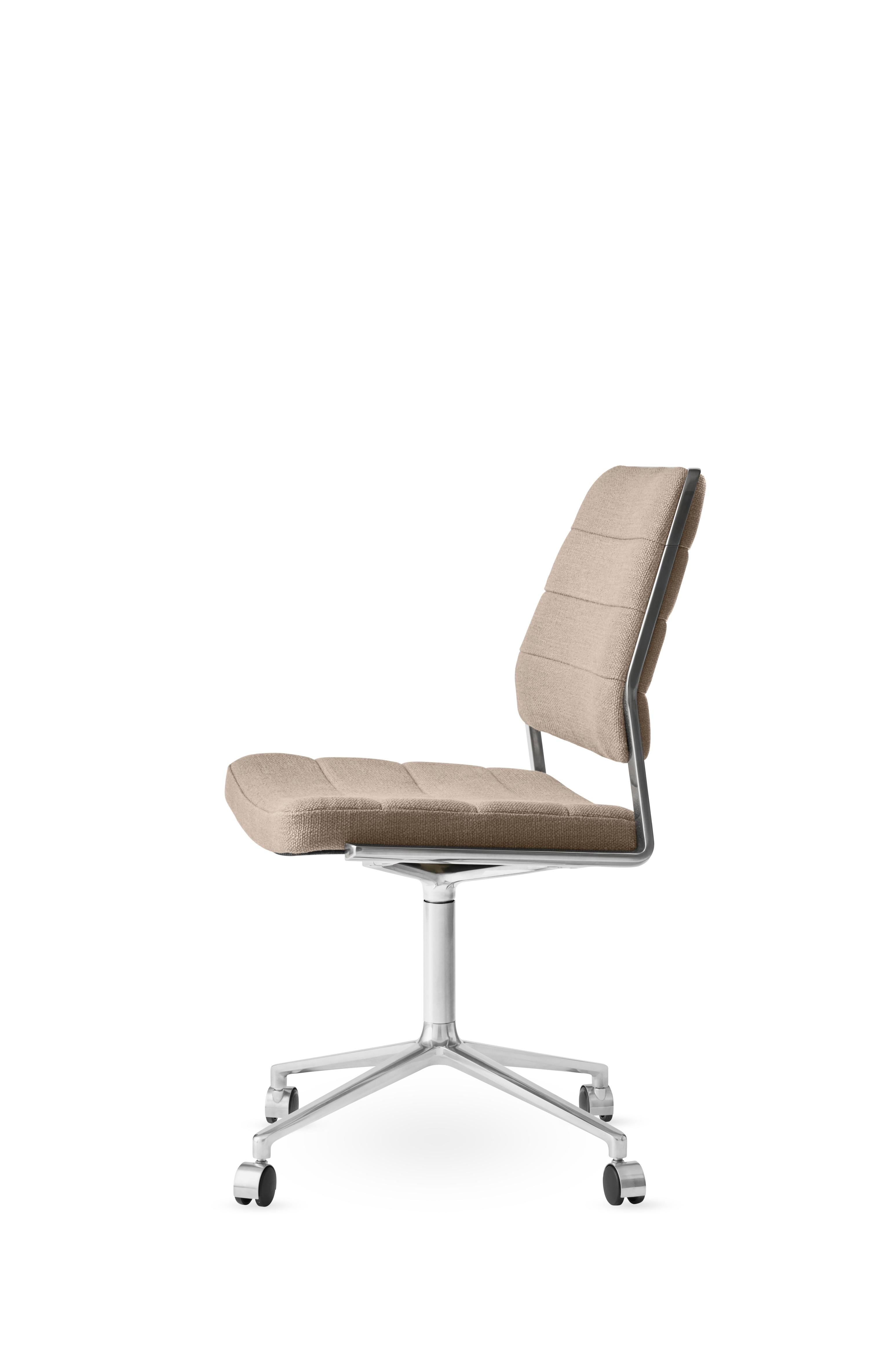 Office chair 454 in sandy fabric with a metal base.