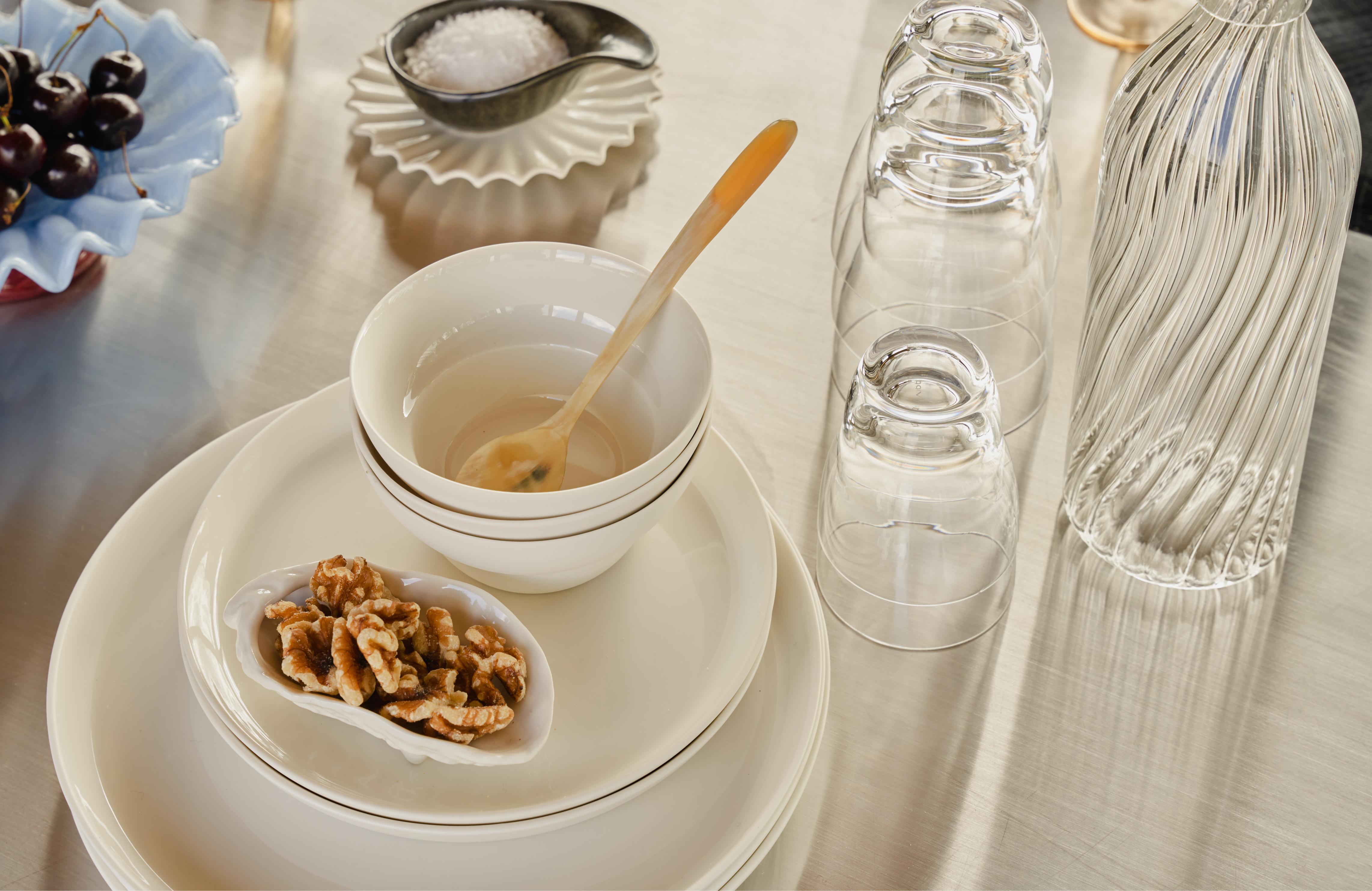 VIPP White Porcelain Plate Set