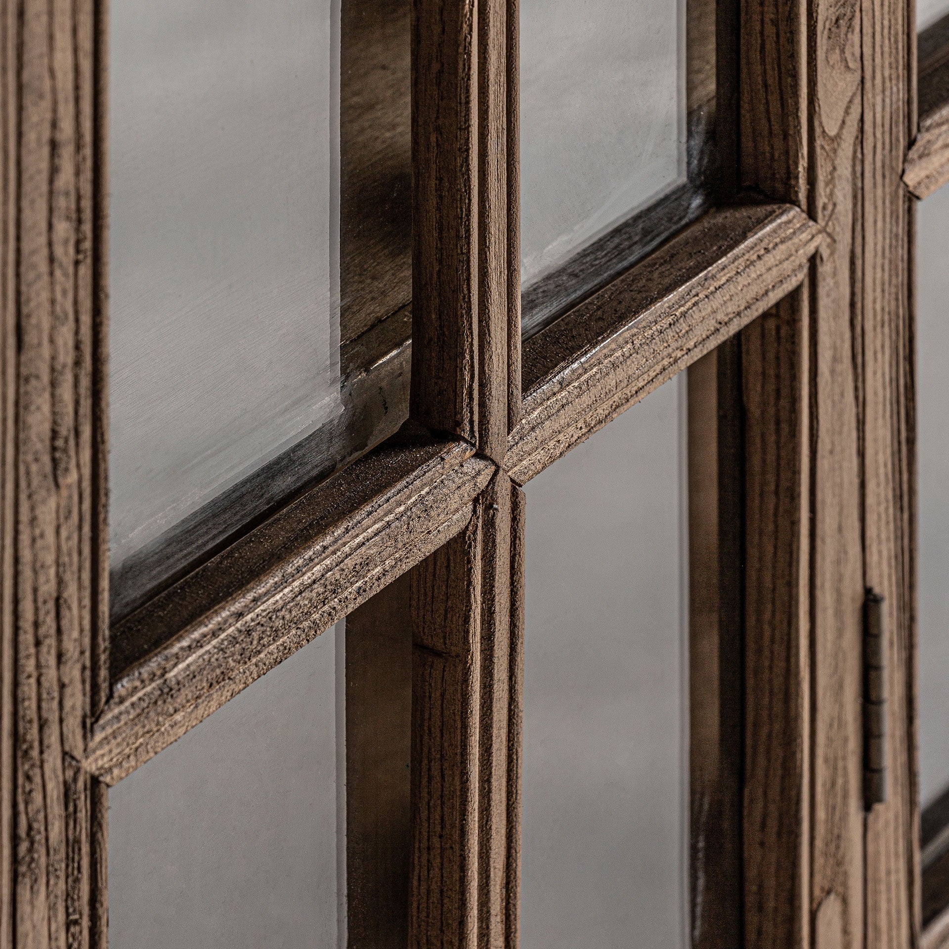 TARTU Display Cabinet in Elm Wood
