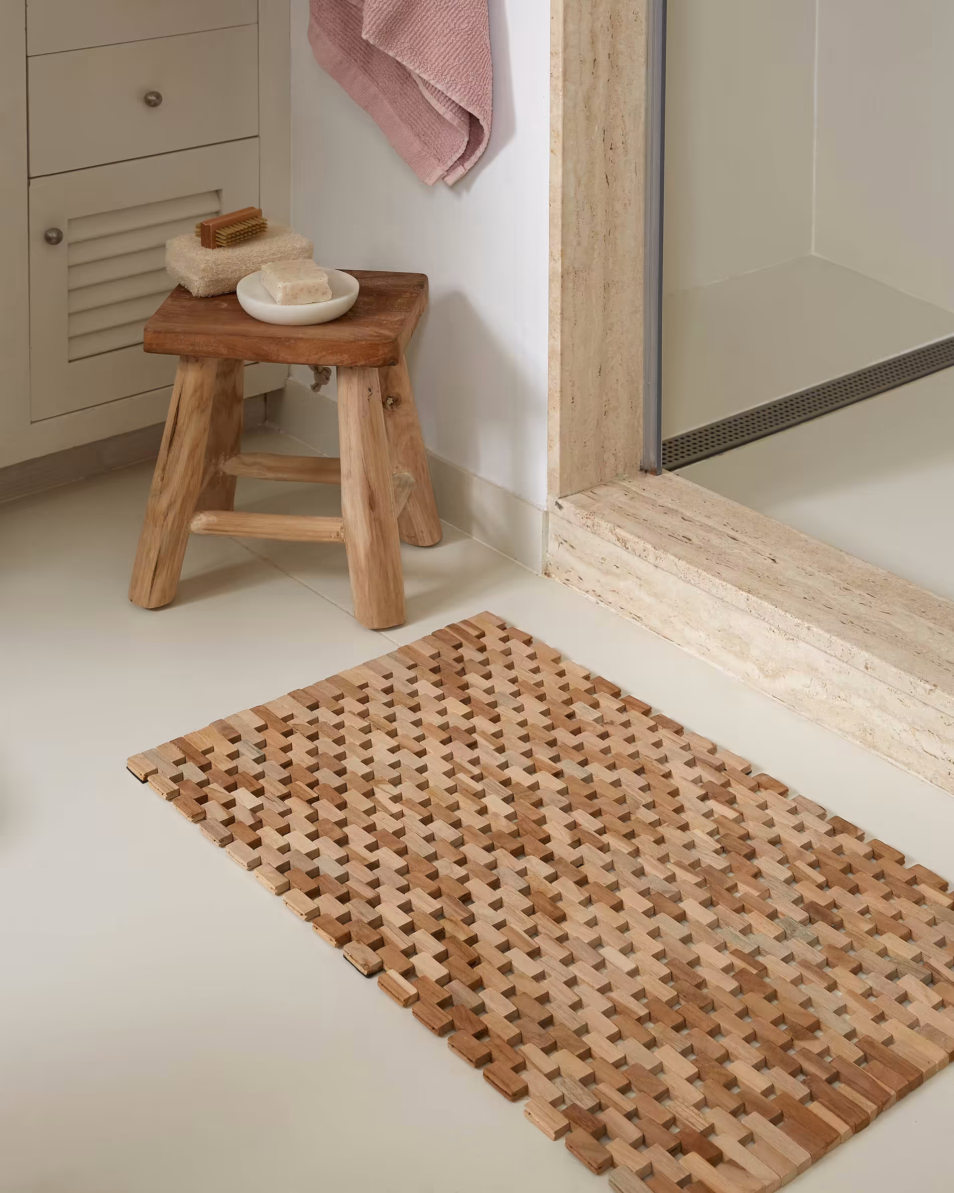 Dywan łazienkowy AZURAY drewno tekowe La Forma    Eye on Design