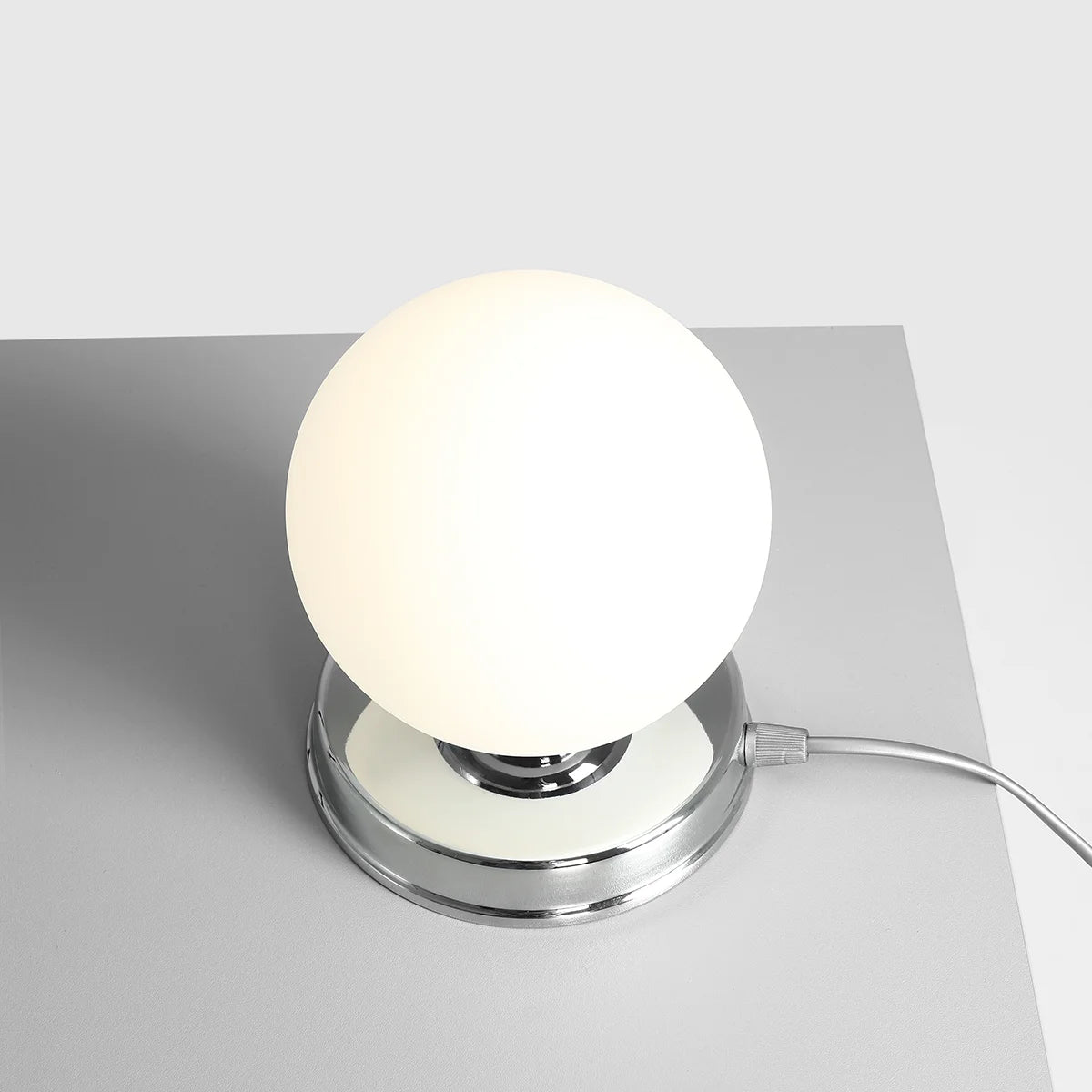 Lampa biurkowa BALL chromowany Artera S   Eye on Design