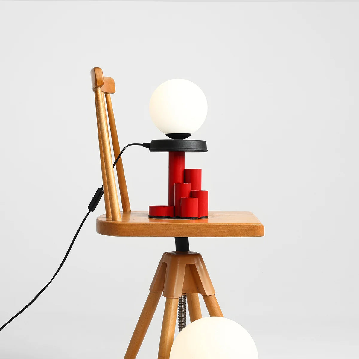 Lampa biurkowa BALL czarny Artera    Eye on Design