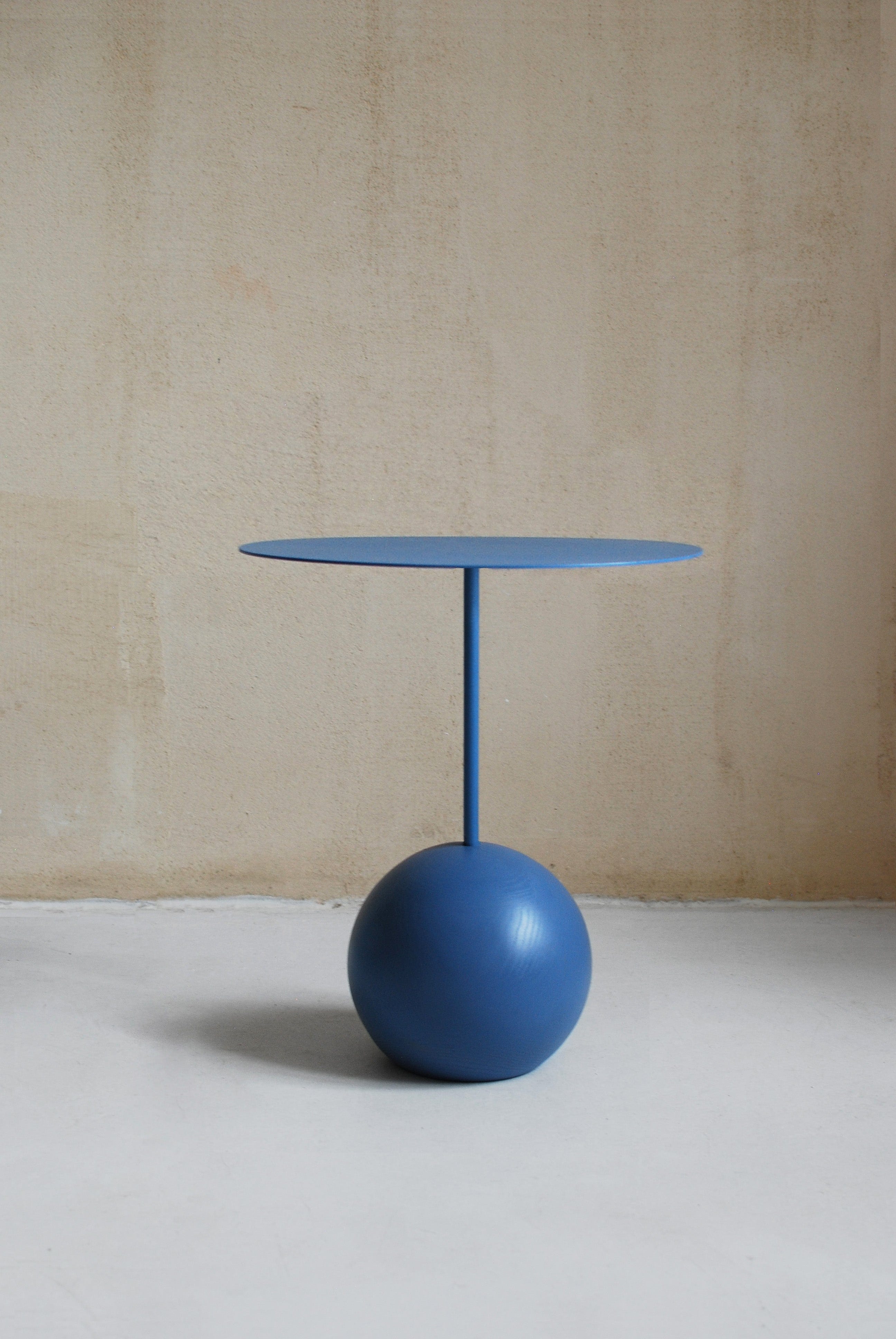 Stolik kawowy AN SU jesion Salak Niebieski   Eye on Design