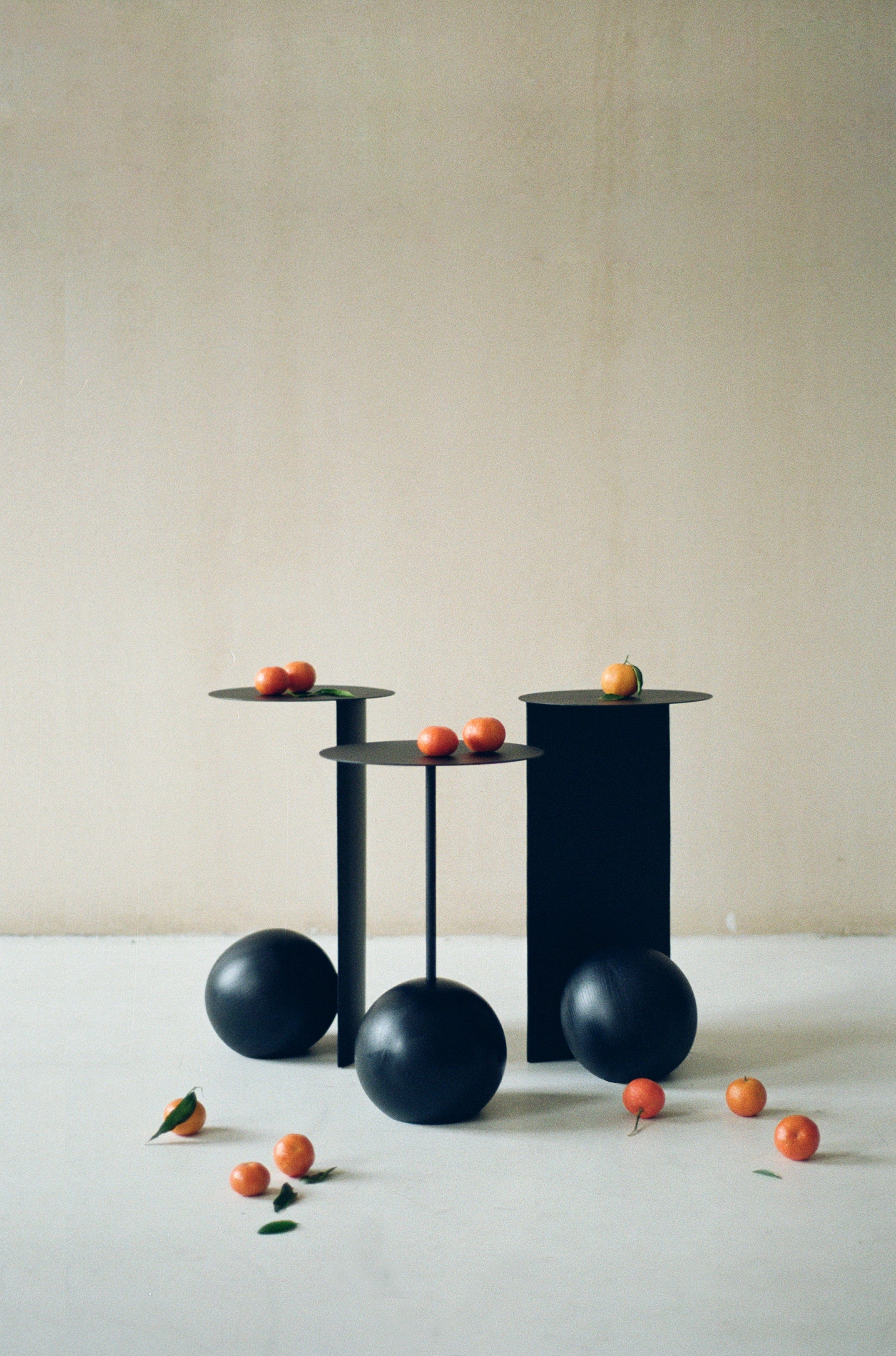 Stolik boczny SION jesion Salak    Eye on Design