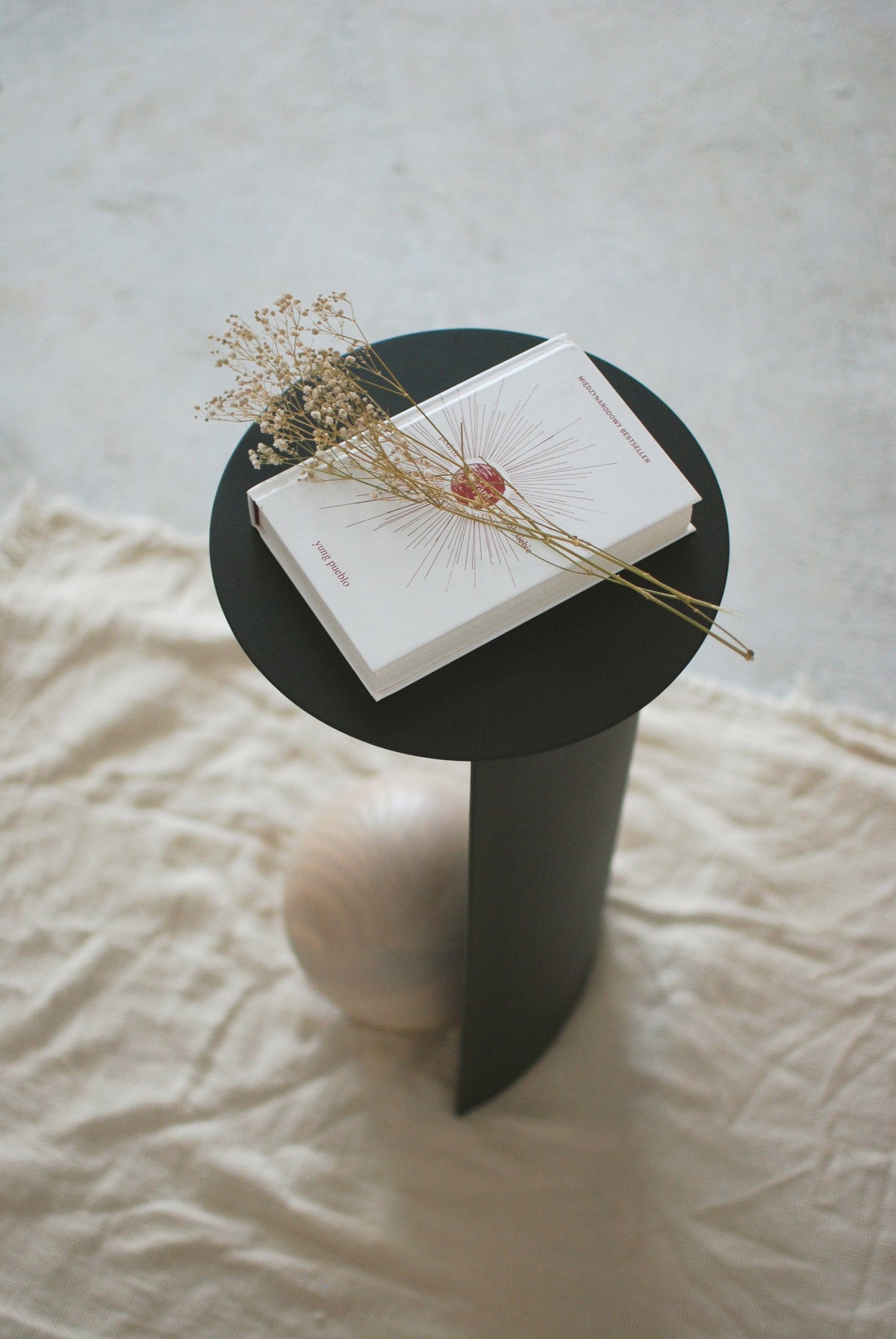 Stolik boczny SION jesion Salak    Eye on Design