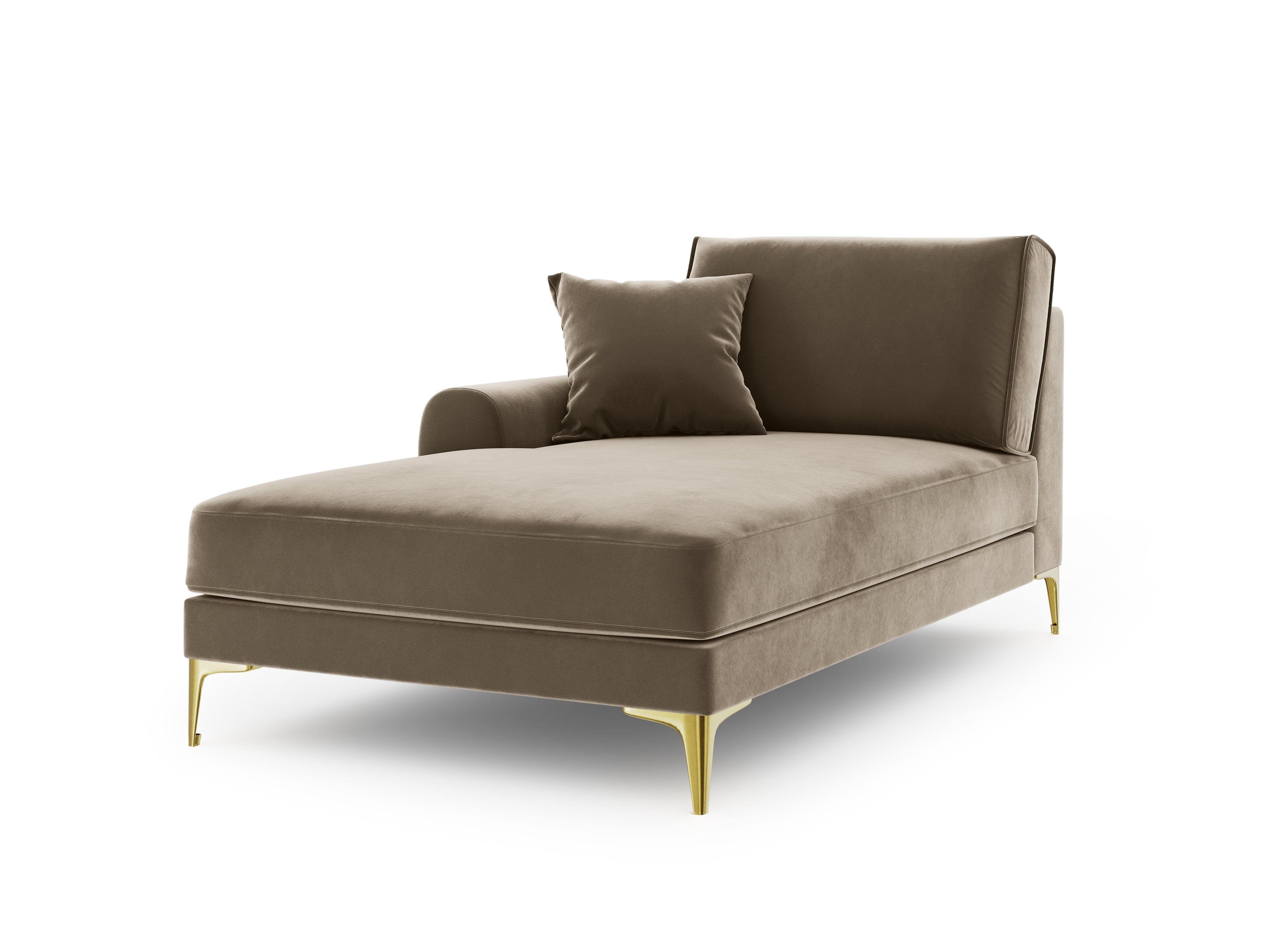 Szezlong aksamitny lewostronny MADARA cappuccino ze złotą podstawą Mazzini Sofas    Eye on Design