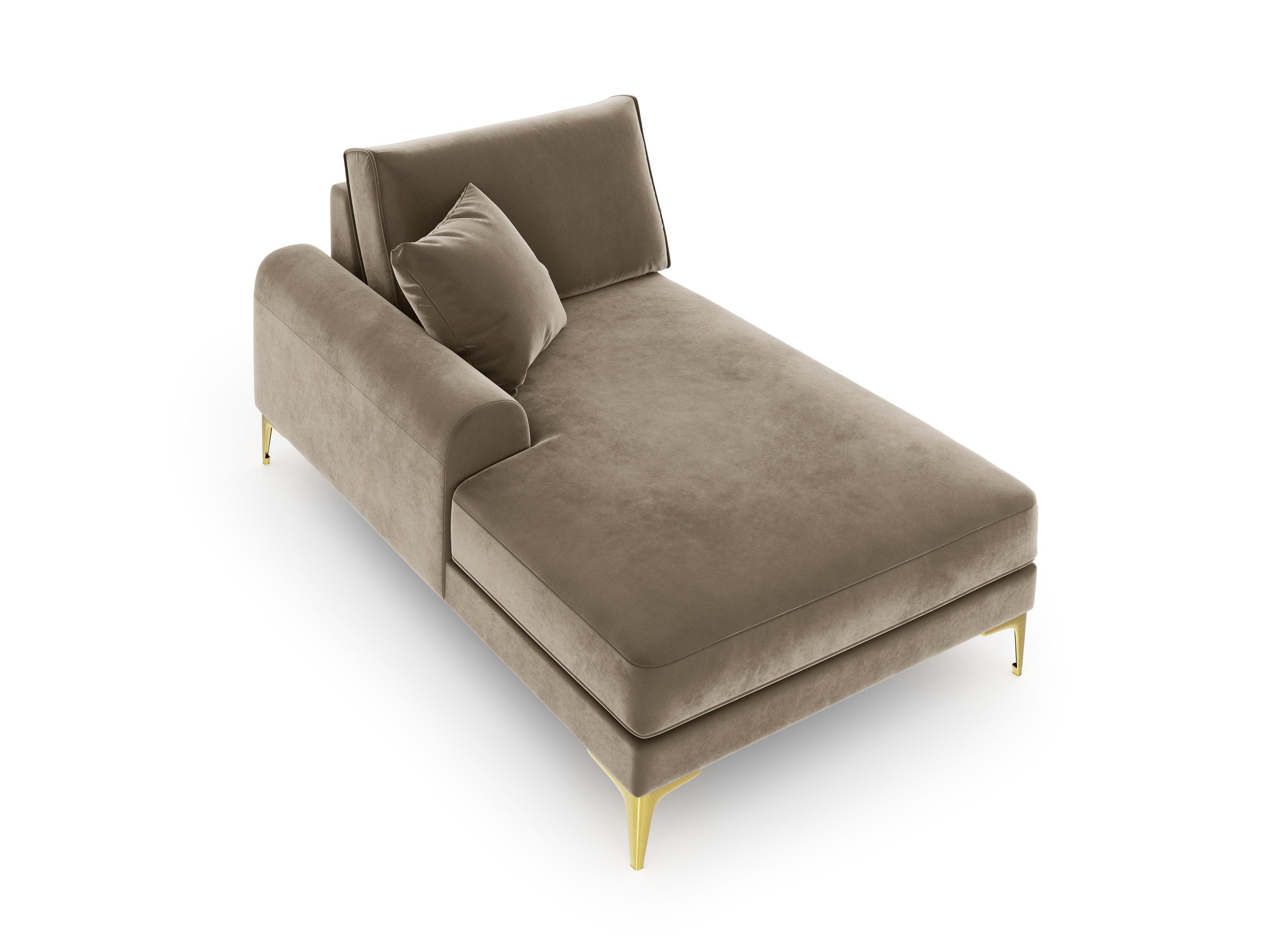 Szezlong aksamitny lewostronny MADARA cappuccino ze złotą podstawą Mazzini Sofas    Eye on Design